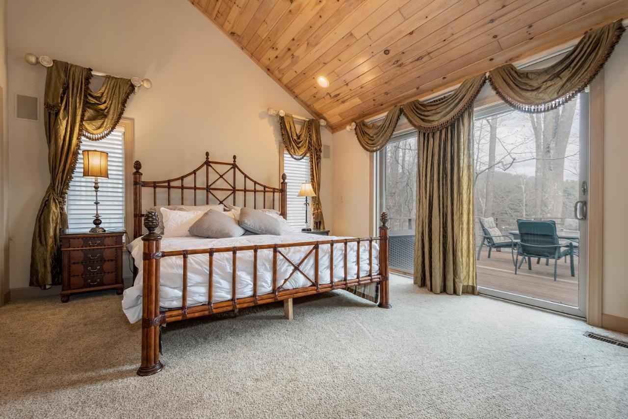 The Rusty Nail Villa McHenry Ngoại thất bức ảnh